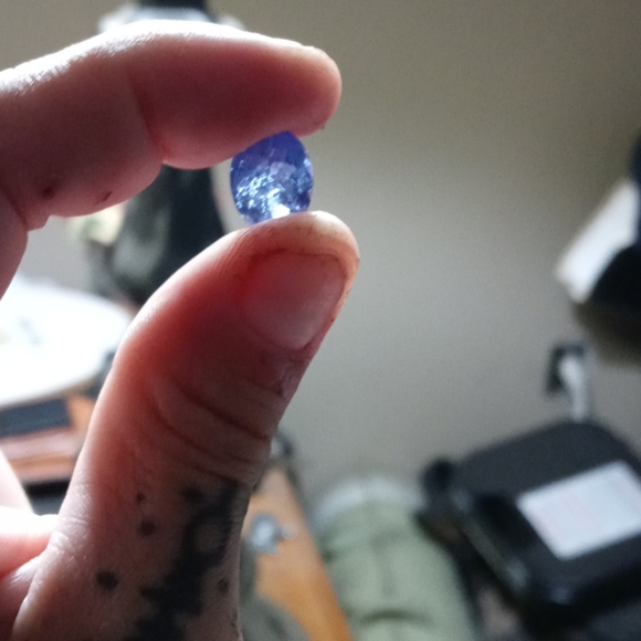 7.06ct blue/purple peacock tanzanite - Picture 3 of 6